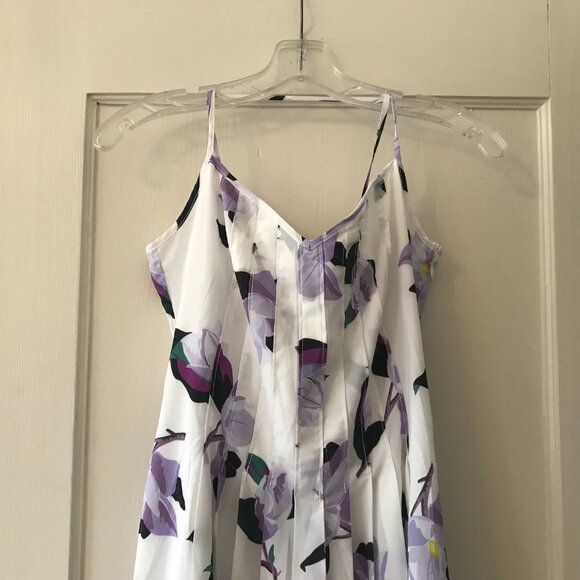Banana Republic | Floral Pintuck Dress - Picture 6 of 13